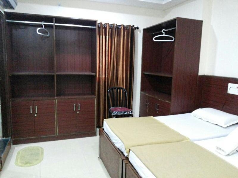 Oyo 11945 Hotel Glory Palace Indore Ngoại thất bức ảnh
