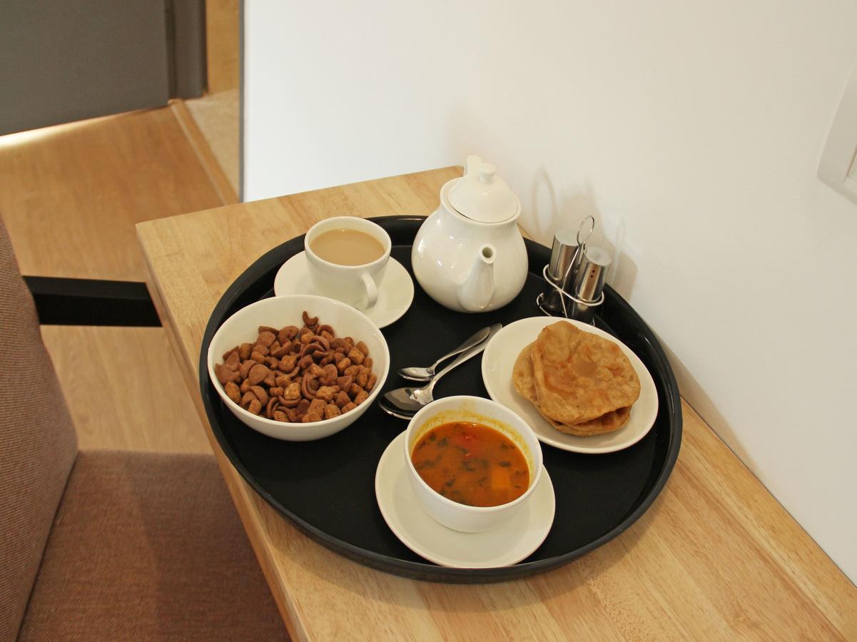 Oyo 11945 Hotel Glory Palace Indore Ngoại thất bức ảnh